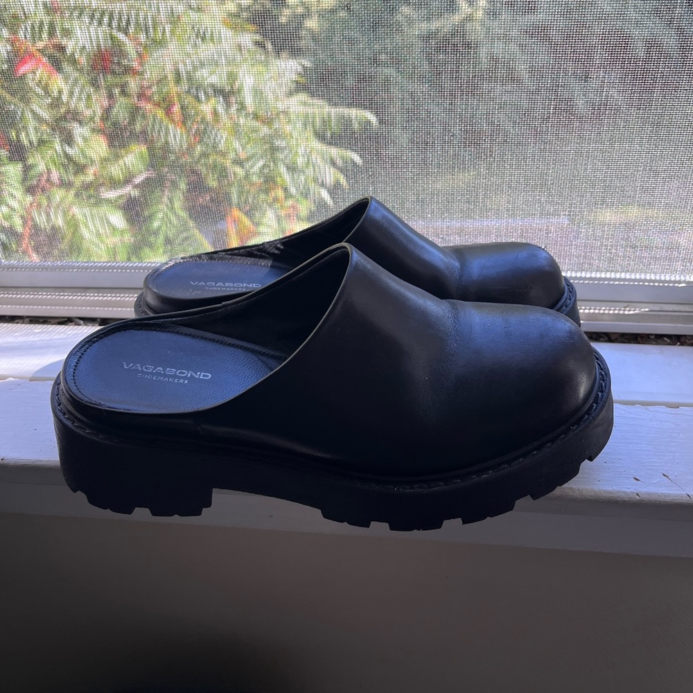 Vagabond Heeled Black Clog